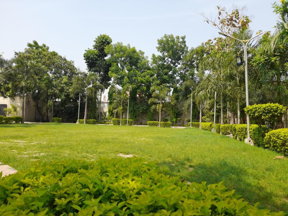Ashoka Resort & Banquets Begusarai Екстер'єр фото